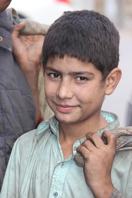 An 18-Year-Old's First Paycheck Could Have Gone Anywhere — He Spent It on 100 Blankets for the Homeless