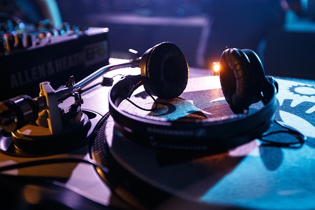 Drum Machines Played by Thin Air: Sonica's AIR Lands at Tramway