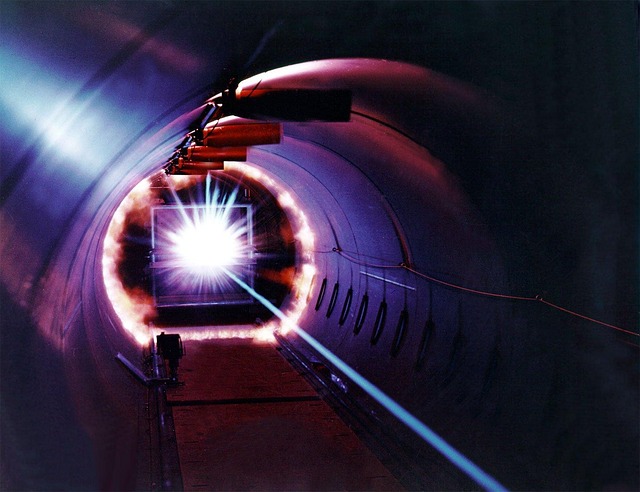 Glasgow physicists read the colour of a laser from a single turning picture